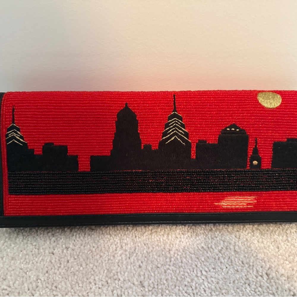EXTRAORDINARY Beaded City Skyline Red and Black Clutch